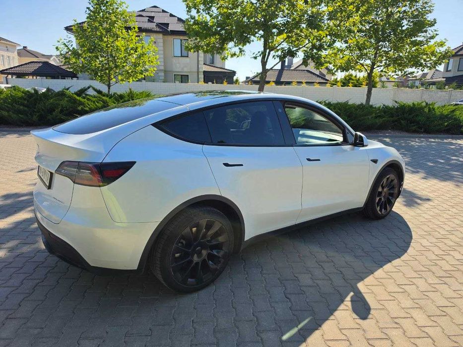 Tesla Model Y 2023 Long Range AWD • Dual Motor 82 kWt