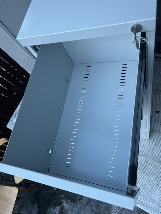 szafa metalowa biurowa