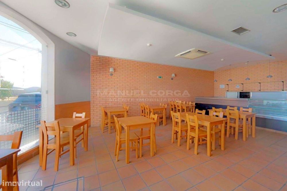 Edifício para Restauração com Terraço - Tituaria, Milharado