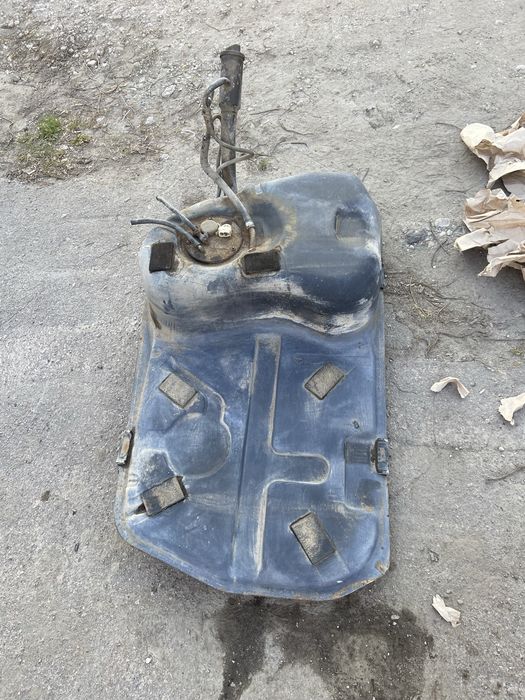 Топлевный бак бмв е32 бак бмв е32