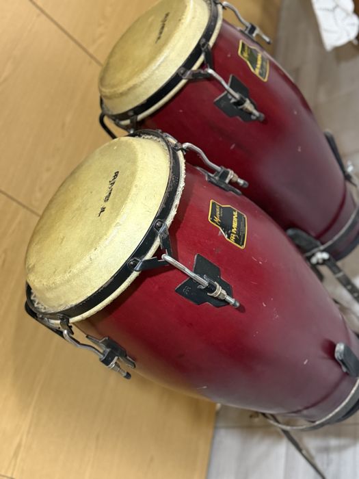 conjunto de instrumentos de precurçao congas
