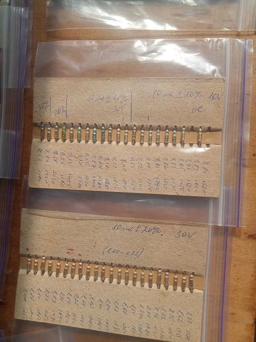 Продам конденсатори к52-1б