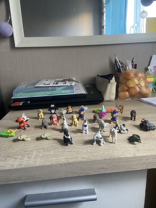 Zabawki i jaja z kinder niespodzianki