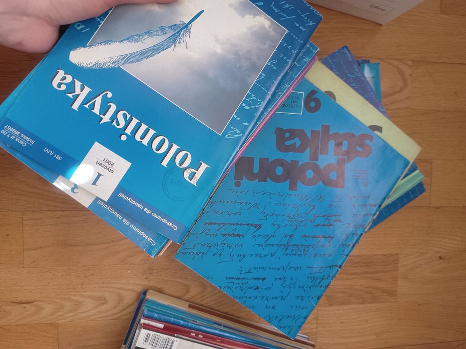 Czasopisma POLONISTYKA. Wydania od 1976 r. Zestaw 63 szt