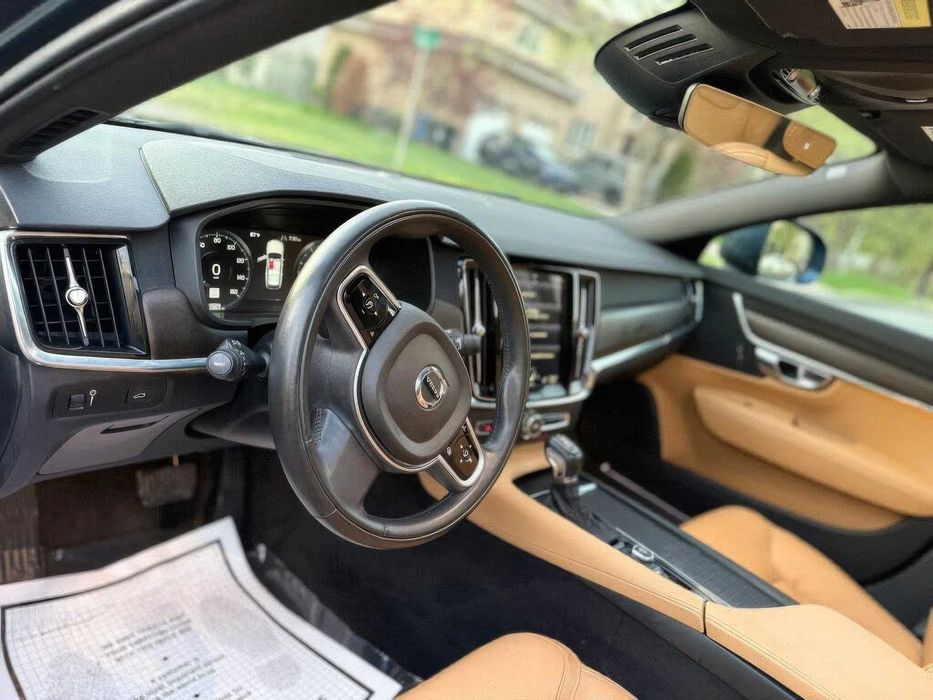 Volvo V90      2018