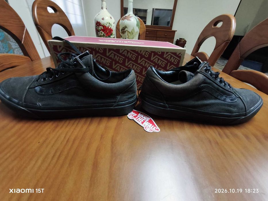 Sapatilhas Vans Tam. 42.5 semi-novas