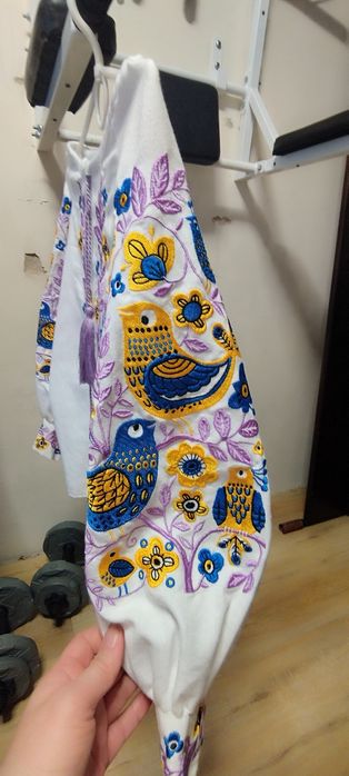 Продам вишиванку для дівчинки