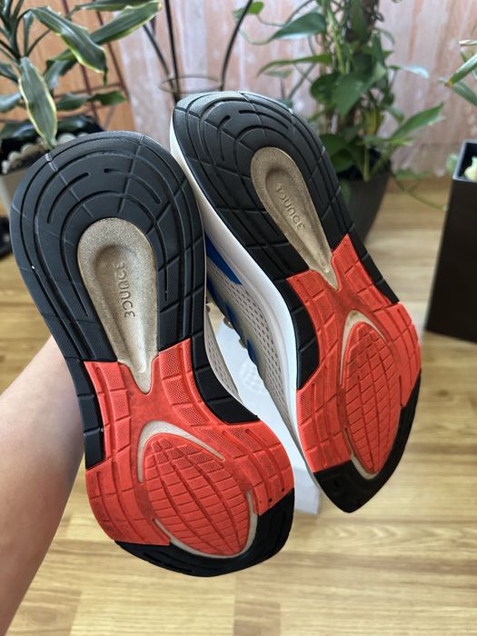 Кросівки Adidas 42.5