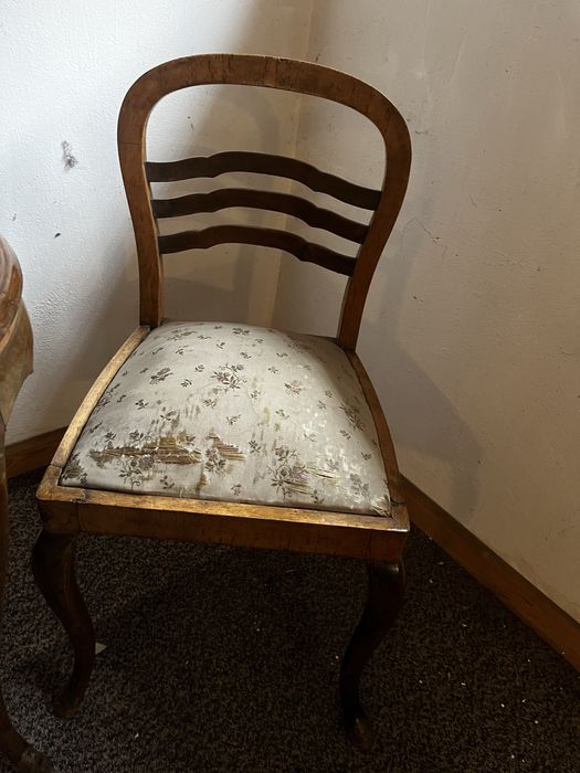 Komplet stół i dwa krzesła do renowacji