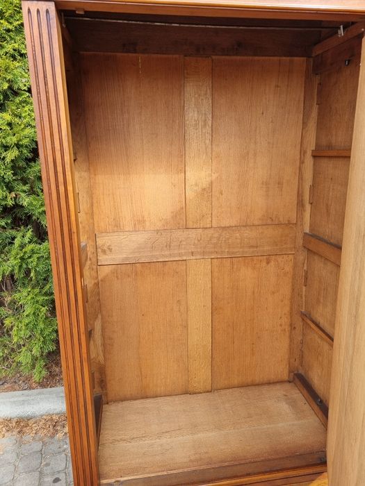 Stara! Szafa! Bieliźniarka!