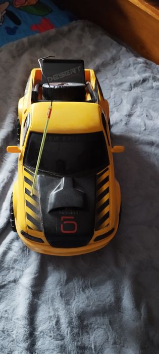 Gipe amarelo telecomandado