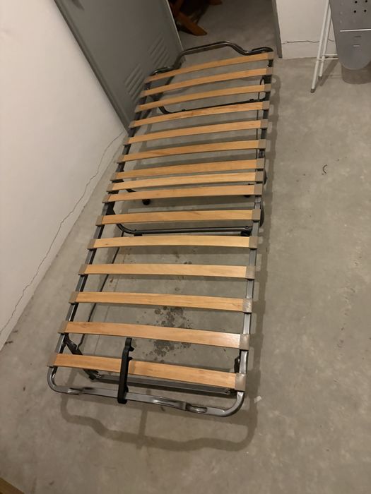 cama com rodinhas extrado