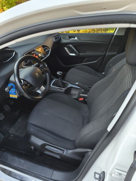 Peugeot 308 — fotografia 10