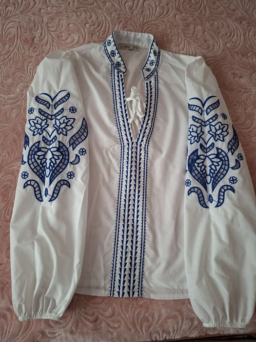 Жіноча вишиванка