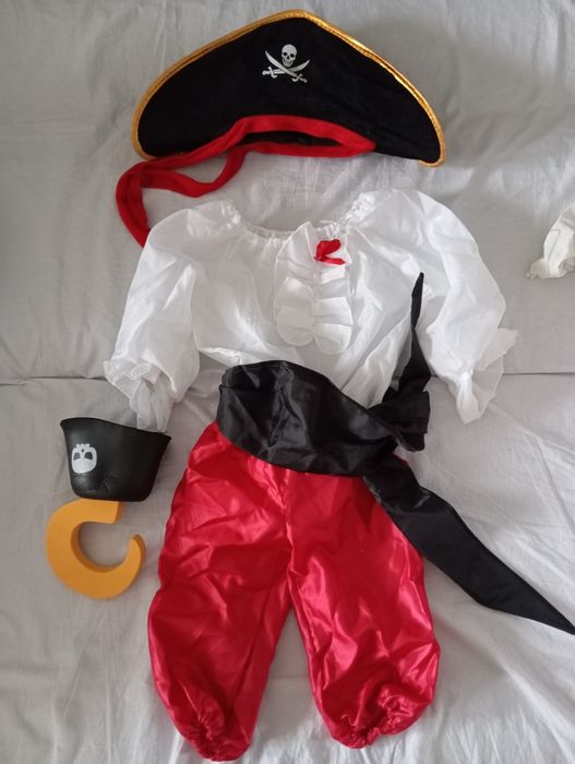 PIRAT Strój karnawałowy rozm. S ok 116