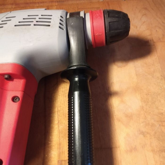Młotowiertarka  Milwaukee  V18 HX