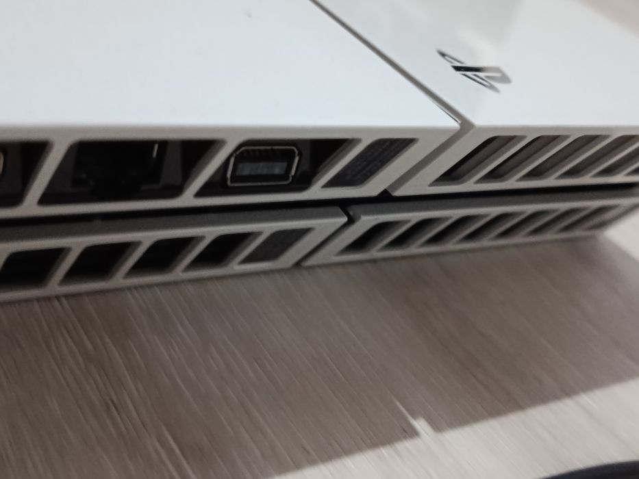 Konsola PS4 Biała