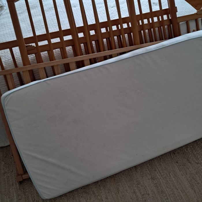 Berço de criança + colchão