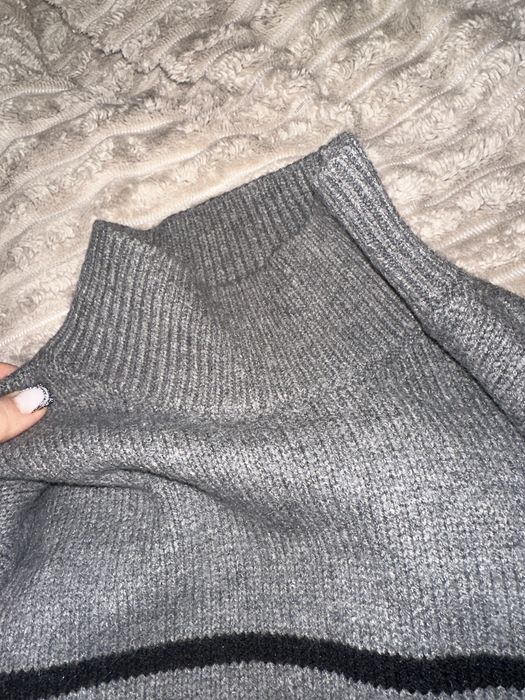 Вязана кофта жіноча. Светр вязаний