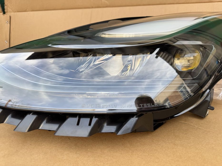 Фара линза tesla 3 y тесла 3 у 151495300c 151495200c