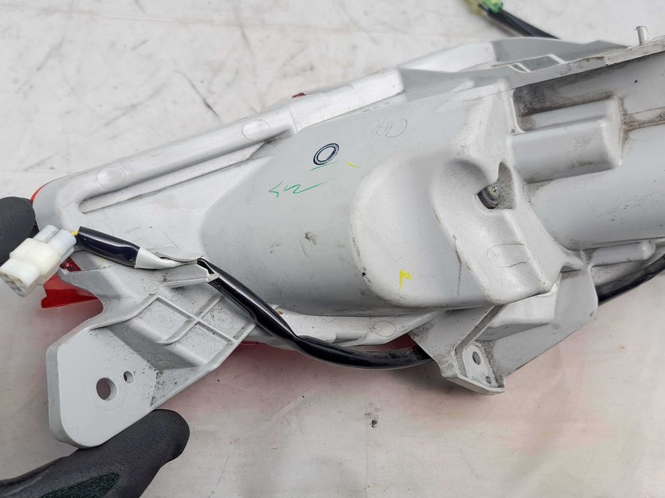 Lampa Reklektor Tył Lewy Yamaha Tricity 300 20'+