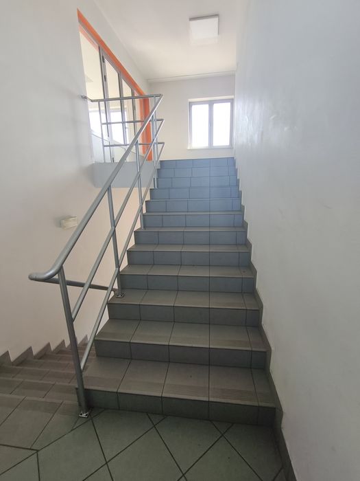 Lokal biurowo-usługowy 200 m²  Łomianki | przy trasie