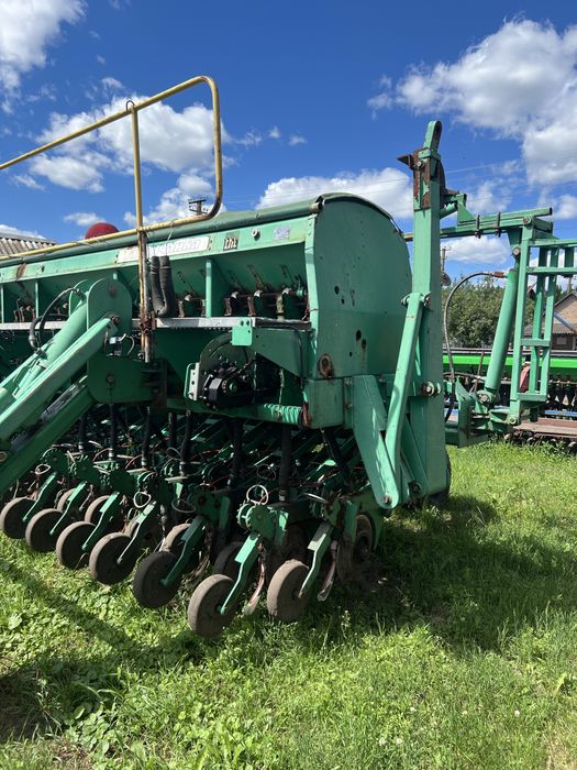 Продам Сівалку Таврічанка