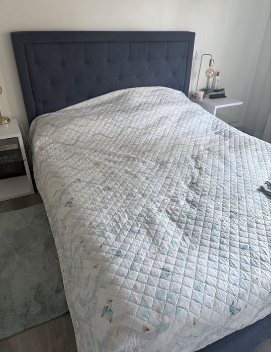 Cama estofada casal azul