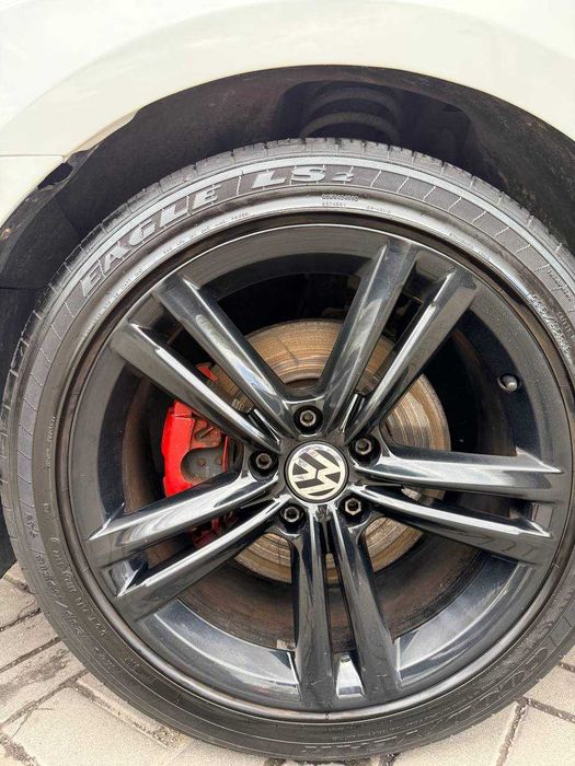 Продам Volkswagen Passat 2014 року SE