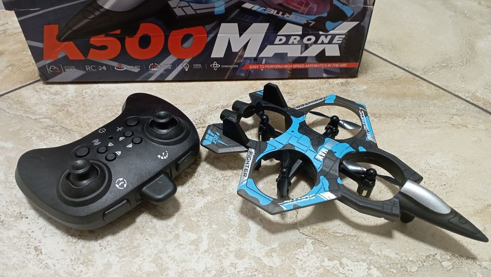 Самолёт на пульте управления