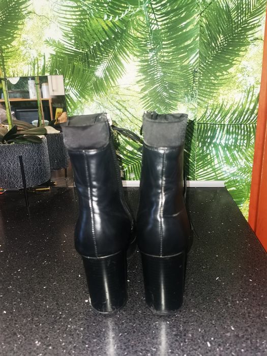 Botki jesienne na słupku roz. 36