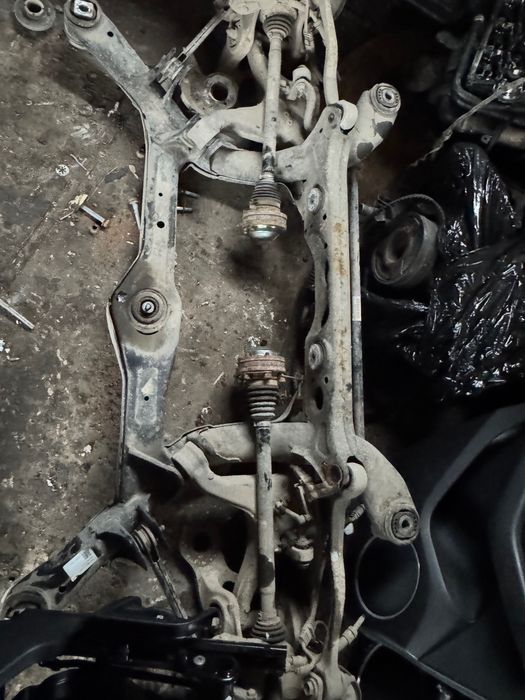 Підрамник задній на Ауді Q5-8R(2016)