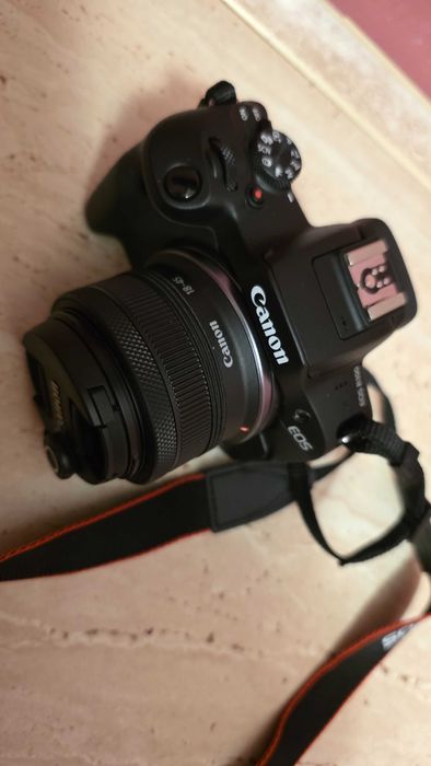 Canon EOS R100 bez obiektywu