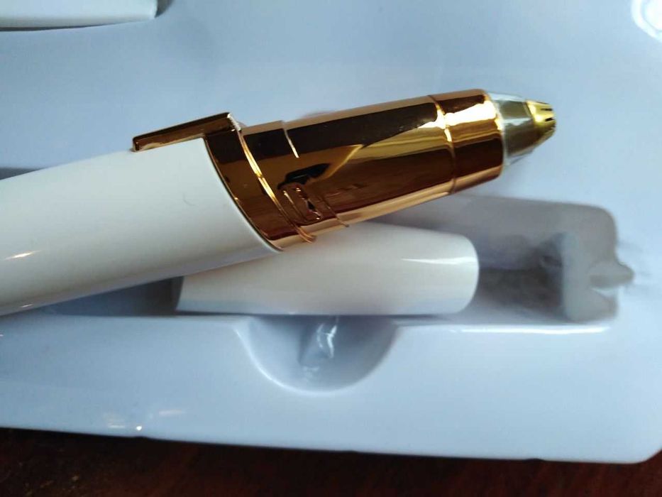 Триммер для бровей FLAWLESS Brows