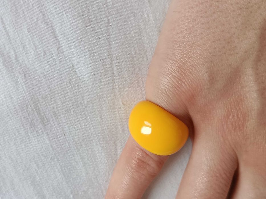 Pierścionek w kolorze żółtym