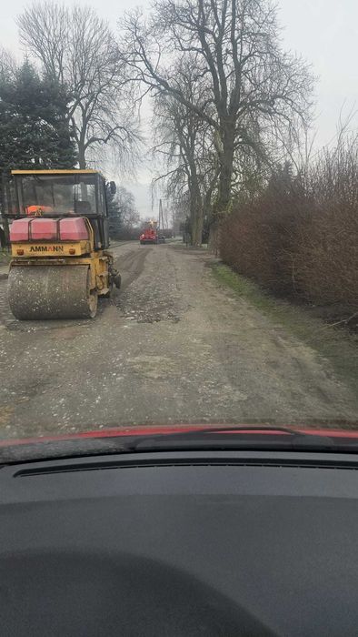 Usługi równiarką drogową