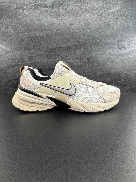 Кросівки Nike W V2K Run FN6703-100 (45.5)