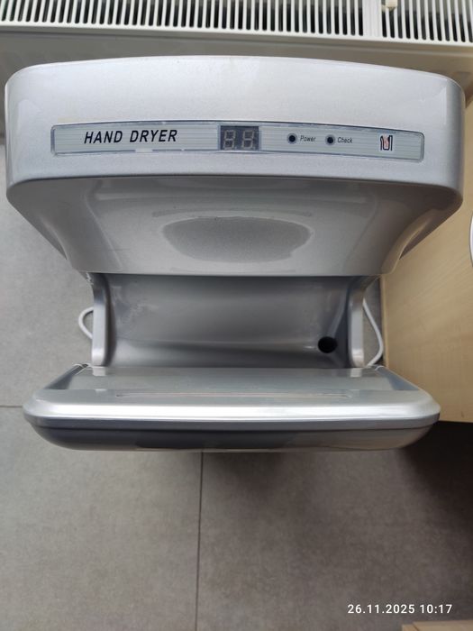 Сенсорна електро сушарка для рук.