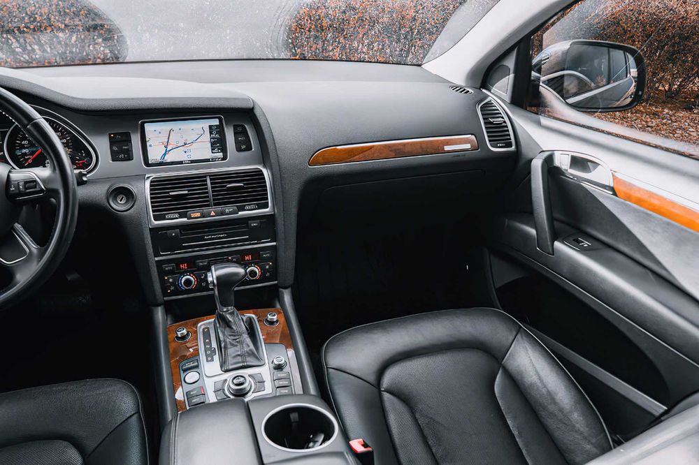 Audi Q7 quattro Prestige      2012