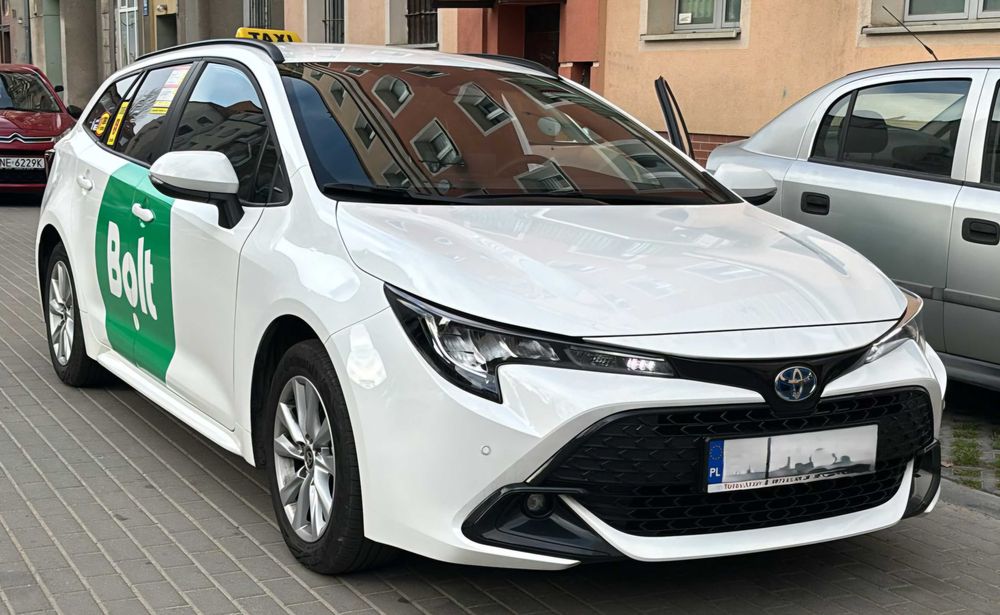 Partner Free Now UBER BOLT iTaxi WYNAJEM samochodów AUTA z LPG Hybrydy