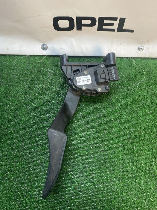 Педаль газа Opel Astra H J Zafira B