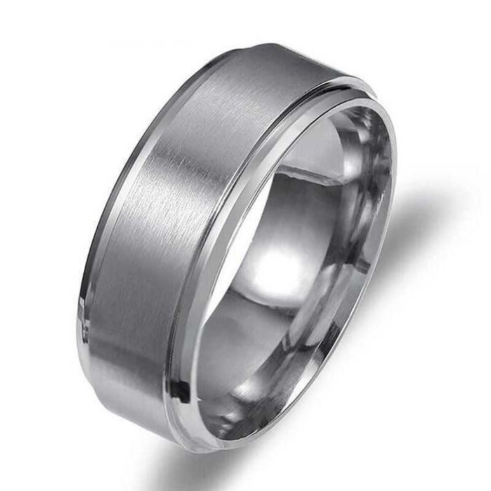 conjunto de anéis em aço novos