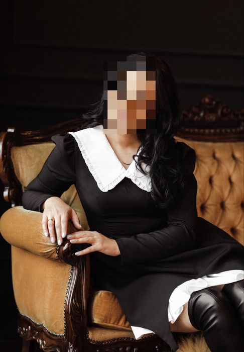 Плаття сукня з підтяжками, з білим комірцем