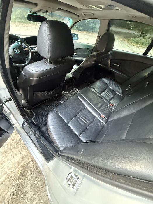 BMW e60 530D.