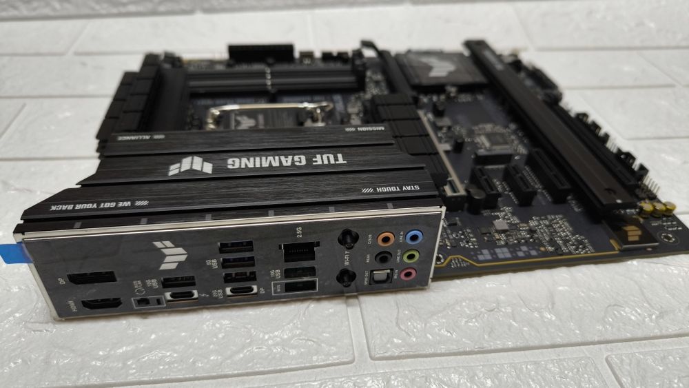 Материнська плата Asus TUF GAMING Z890-PLUS WIFI