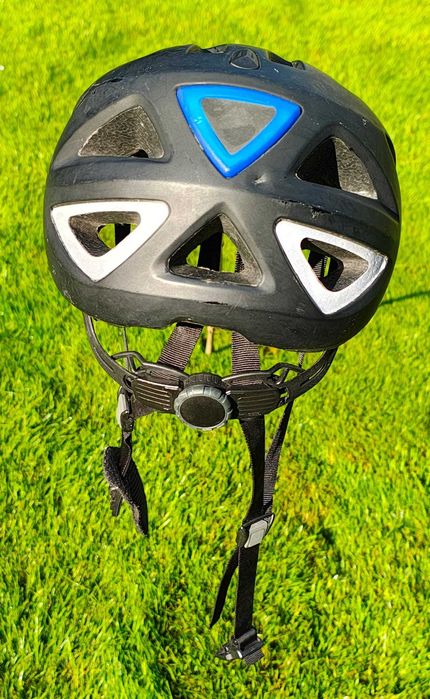 Kask rowerowy ABUS z limitowanej serii BMW