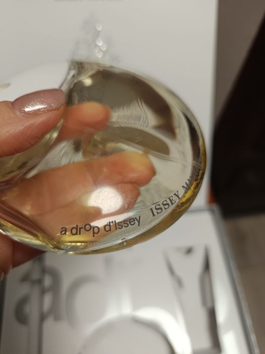 Issey Miyake A Drop D'Issey парфумована вода орігінал