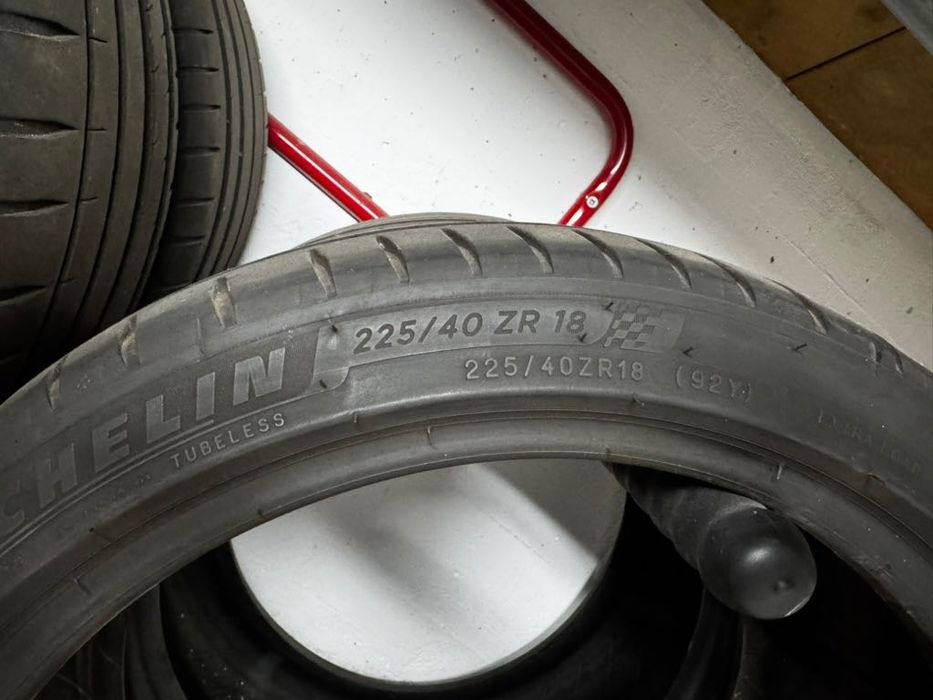 4 Pneus Michelin 225/40/18