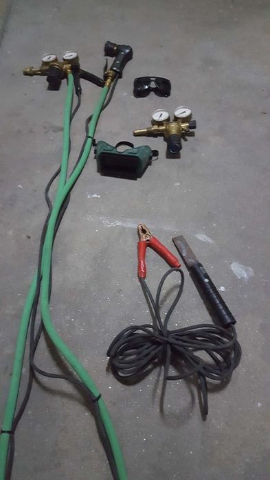 Conjunto de valvulas e manometros de pressao Messer