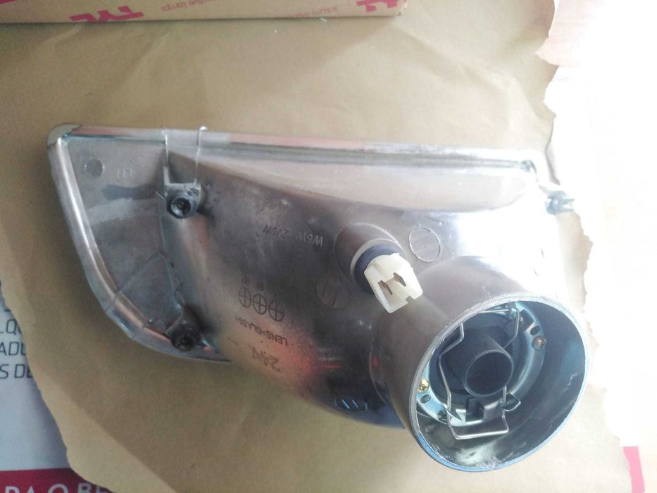 Farol Esquerdo Citroen AX de 1986 a 1996 Novo